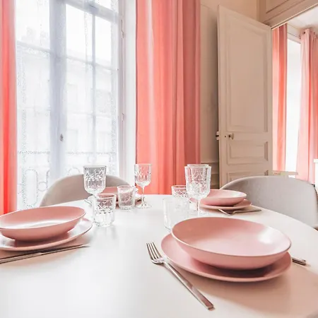 Pink Property Hyper Center Reims