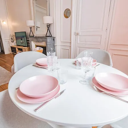 Pink Property Hyper Center * Reims